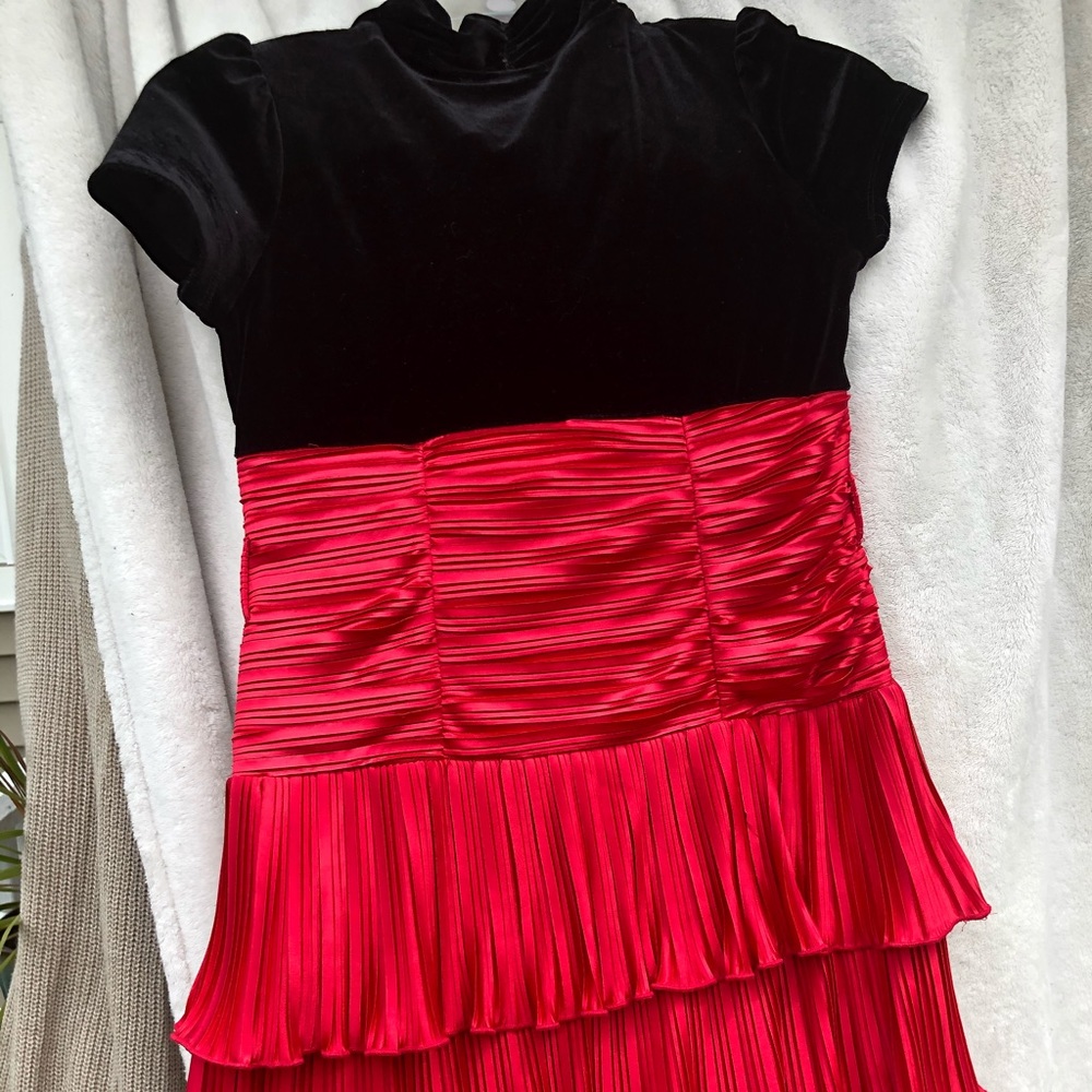Dress - Picture 2 of 4